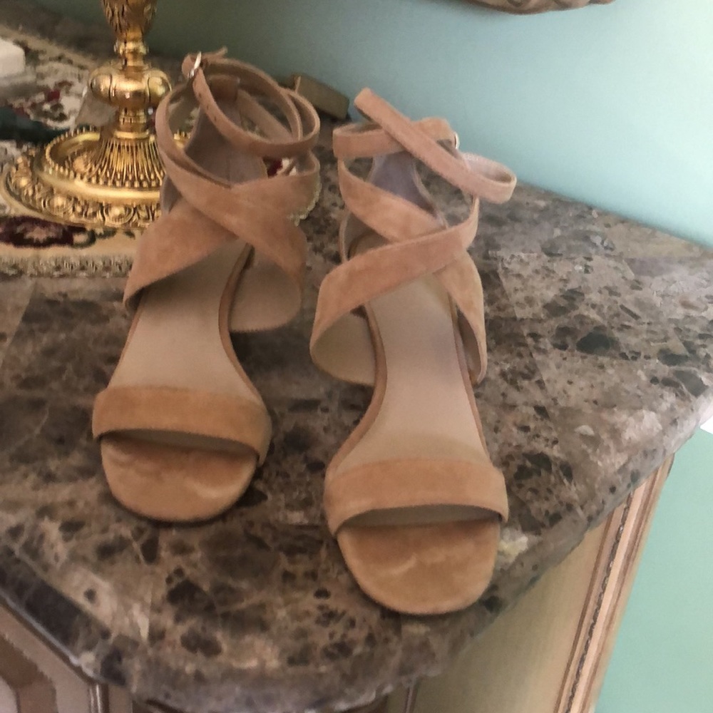 Anne Taylor Block Heels - Picture 3 of 7